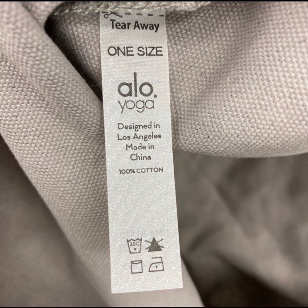 New Alo Yoga Gray Tie-Dye Shopper Tote - Picture 10 of 11